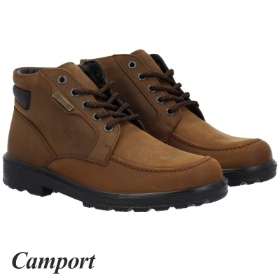 Botas castanhas com atacadores e sola preta da marca Camport