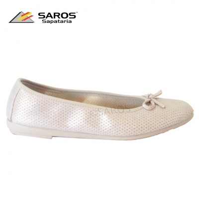 Sapato bailarina creme com laço e padrão perfurado
