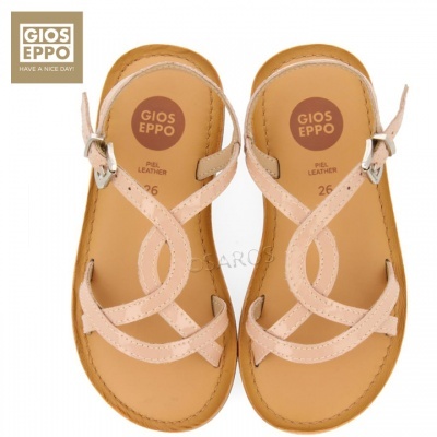 Sandálias infantis de pele bege da marca GIOS EPPO com tiras cruzadas e fecho de fivela