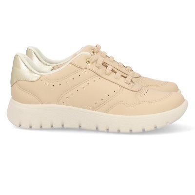 Ténis bege com sola branca e detalhes dourados