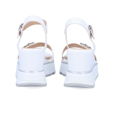 Par de sandálias femininas brancas de salto alto com tira ajustável e pedras