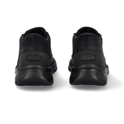 Sapatilhas pretas Skechers Slip-Ins vistas de trás com fundo branco