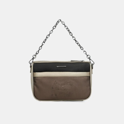 Mala pequena de mão tricolor com alça de corrente metálica e gravação Anekke the new muse.