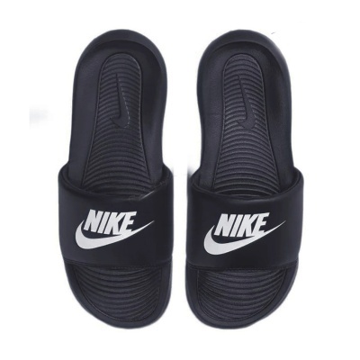 Chinelos desportivos pretos Nike com logo branco