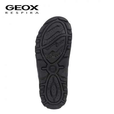 Sola preta de sapato Geox Respira vista por baixo