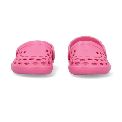 Sandálias tipo clogs cor-de-rosa com furos hexagonais