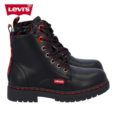 Botas pretas Levi's com detalhes vermelhos e sola grossa