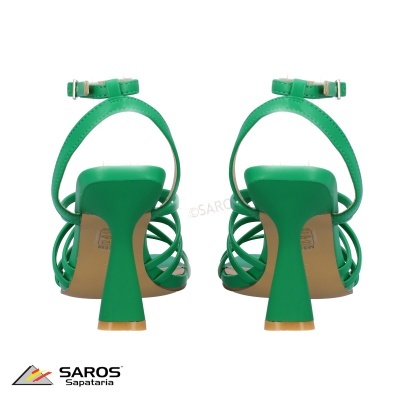 sandálias verdes de salto grosso com tiras e fivela