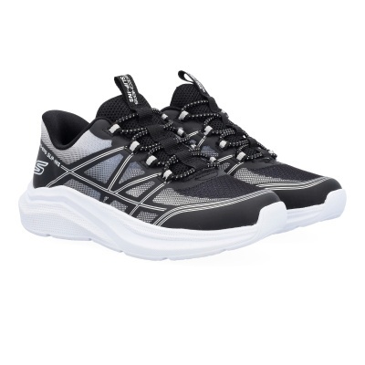 Ténis desportivos Skechers preto e branco em fundo branco