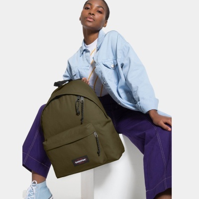 Mochila verde-oliva EASTPAK com bolso frontal em tecido resistente.