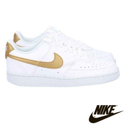 Ténis Nike Air Force 1 branco com detalhes dourados