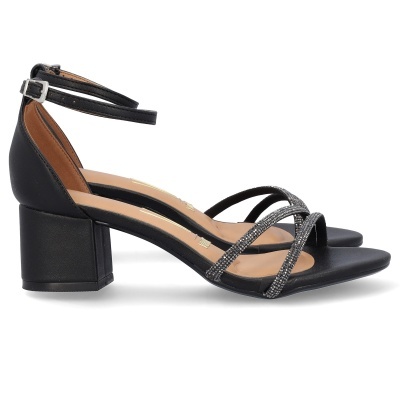 Sandálias pretas femininas com salto quadrado e tiras com cristais