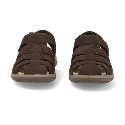 Par de sandálias castanhas com tiras largas e sola bege