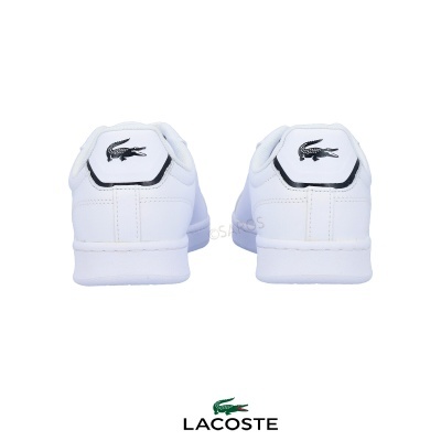 Sapatilhas brancas Lacoste vista de trás com logo do crocodilo preto