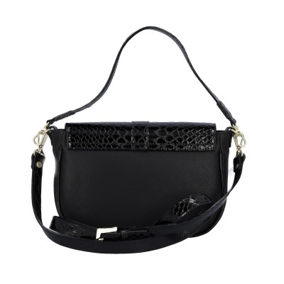 Mala preta com padrão de cobra e alça ajustável