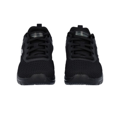 Sapatilhas pretas Skechers vista frontal em fundo branco