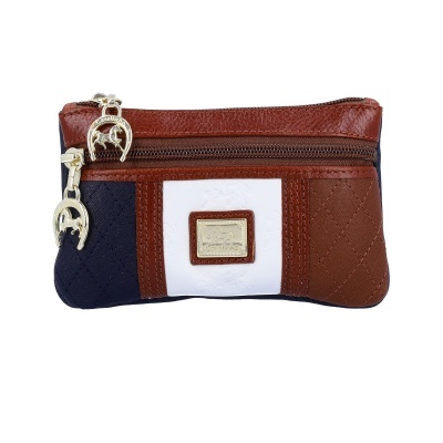 Carteira retangular em vermelho castanho, branco e azul escuro com fechos dourados