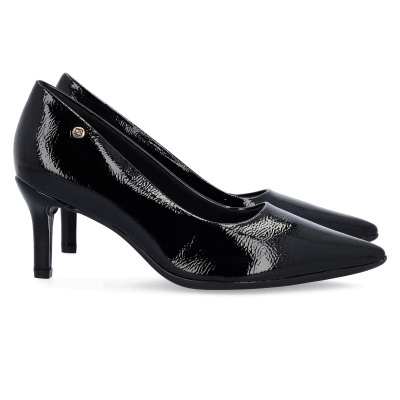 Sapatos de salto médio em verniz preto com bico fino