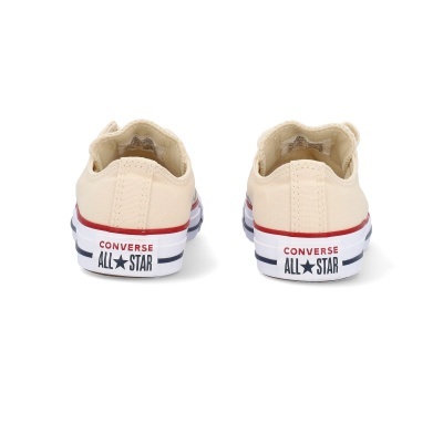 Ténis Converse All Star bege visto de trás