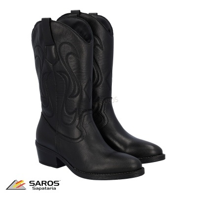 Botas pretas tipo cowboy em couro com padrão costurado