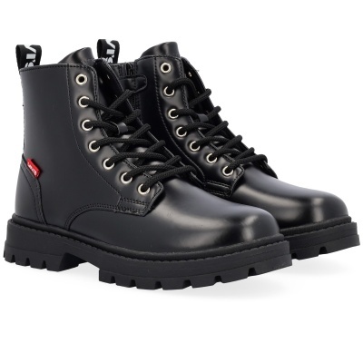 Botas pretas com sola preta e etiqueta vermelha LEVIS