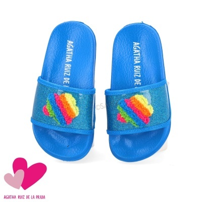 Chinelos azuis com coração colorido e nome AGATHA RUIZ DE LA PRADA