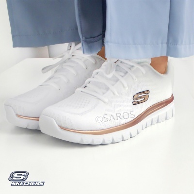 Tênis Skechers femininos brancos com sola branca e detalhe dourado