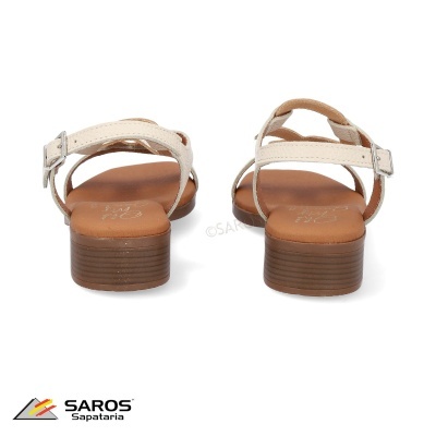 Sandálias brancas de salto baixo de trás com fundo branco e logo SAROS Sapataria.