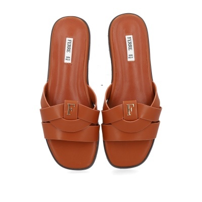 Sandálias castanhas de senhora com fivela F dourada e etiqueta FERRE MADE ITALY