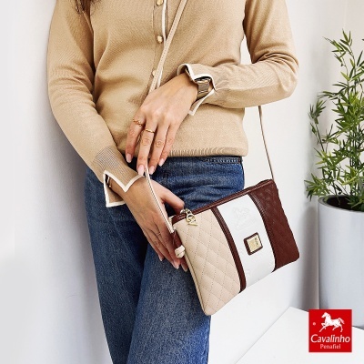 Mala transversal Cavalinho bege castanha com padrão matelassé e logotipo
