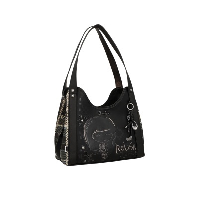 Mala tote preta com estampas e tachas prateadas