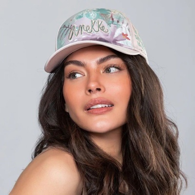 Boné de basebol floral com palavra bordada 'Amelie'