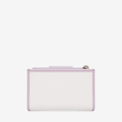 Carteira branca com moldura lilás e fecho metálico