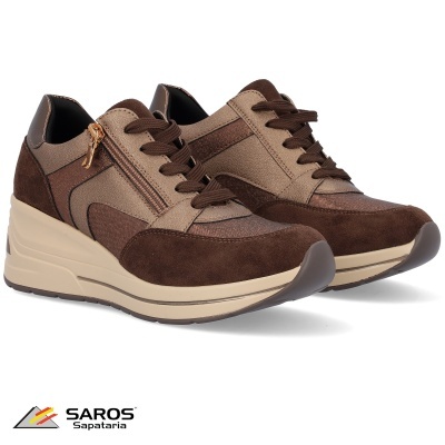 Sapatilhas castanhas com zipper lateral e atacadores