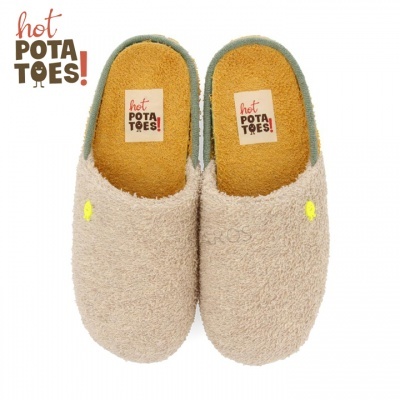 Chinelos bege tipo pantufa com interior amarelo e bordas verdes