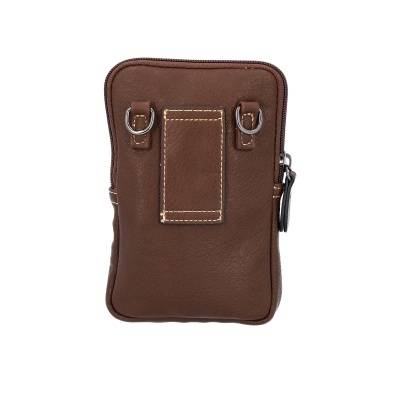 Bolsa pequena castanha em couro com bolso frontal e argolas metálicas