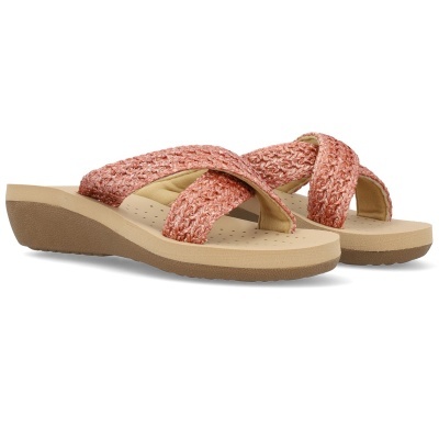 Chinelos rosa com sola bege de cunha