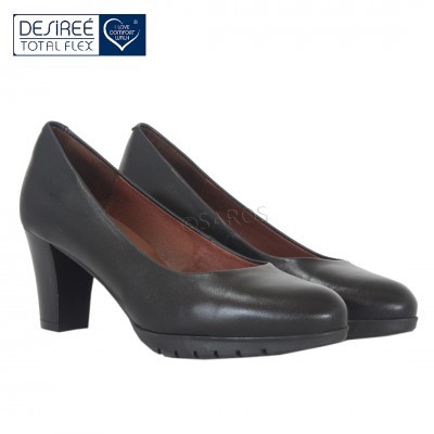 Sapatos de salto médio pretos em pele com sola antiderrapante