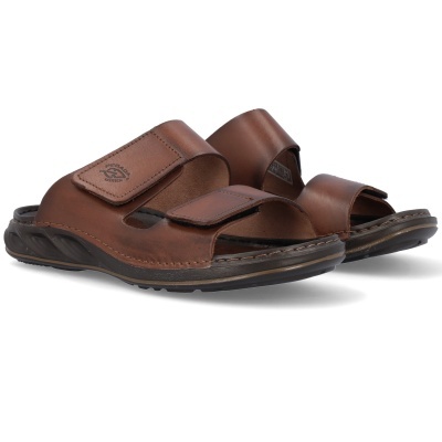Sandálias castanhas de homem em pele com tiras de velcro e sola preta