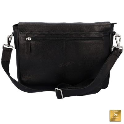 Mala preta de pele com correia ajustável e bolso frontal com fecho