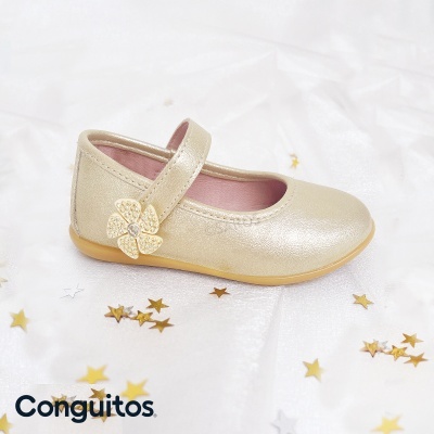 Sapato infantil dourado com faixa e aplique floral