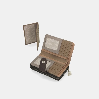 Carteira bege castanho com várias divisórias e fecho de botão e zíper