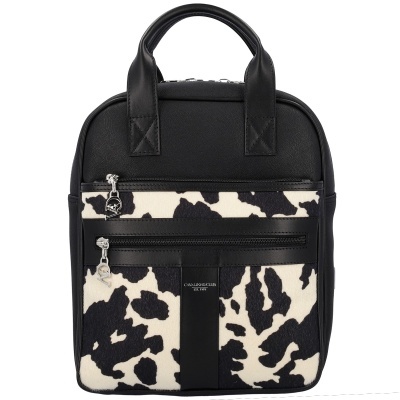 Mochila preta com padrão branco e preto em pele sintética e etiquetas metálicas