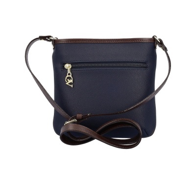 Bolsa azul escura com alça em pele castanha e fecho com pendente dourado