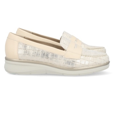 Mocassins creme com padrão quadriculado metálico e sola branca