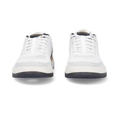 Sapatilhas Skechers brancas com sola preta e branca vistos de frente