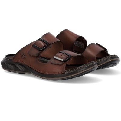 Sandálias de homem castanhas em pele com fivelas pretas e sola preta