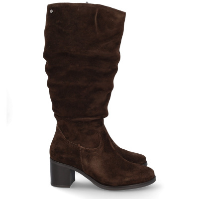 Botas femininas de camurça castanha com salto médio