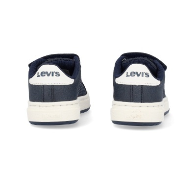 Sapatilhas Levis azuis com detalhes brancos vistas de trás