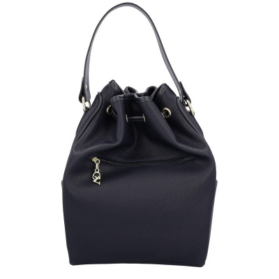 Mala preta com alça única e fecho de bolso exterior